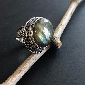 Big Labradorite Ring with Ornate Detail; Silver